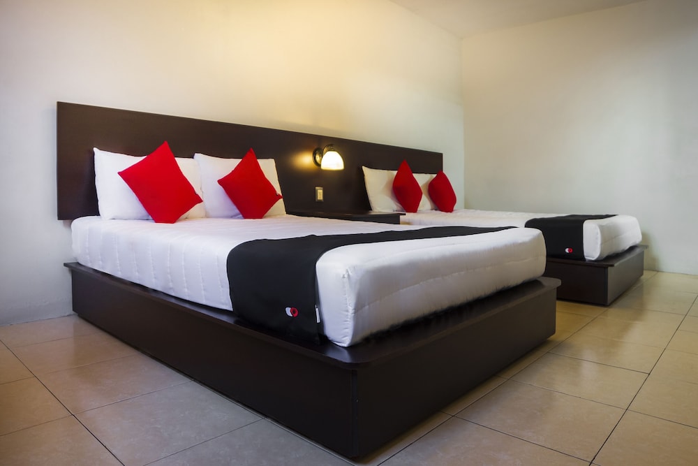 Standard Room, 2 Queen Beds photo 2