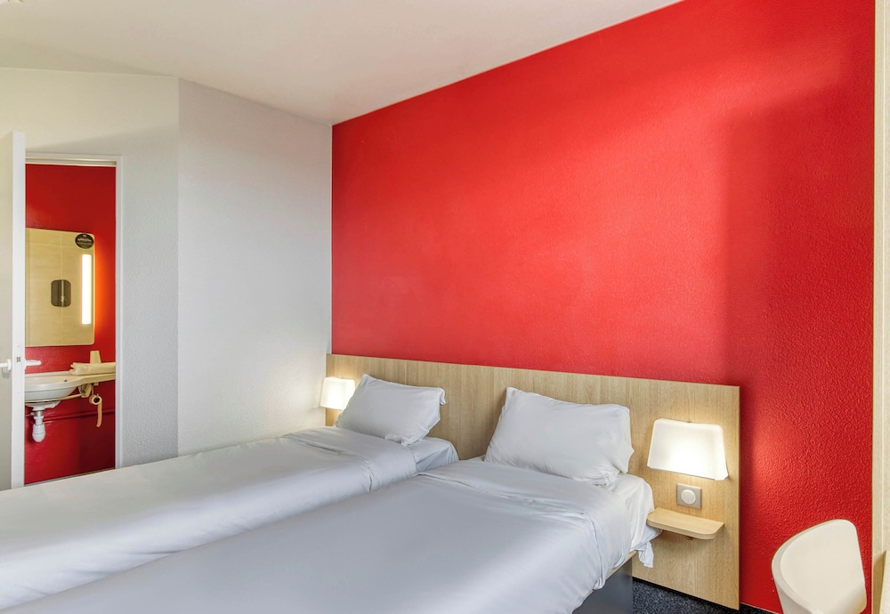 Twin Room, Non Smoking photo 3