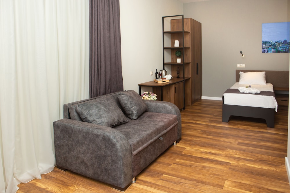 Standard Triple Room, Terrace, City View photo 3