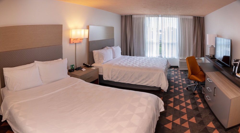 Standard Room, 2 Queen Beds - Photo 1