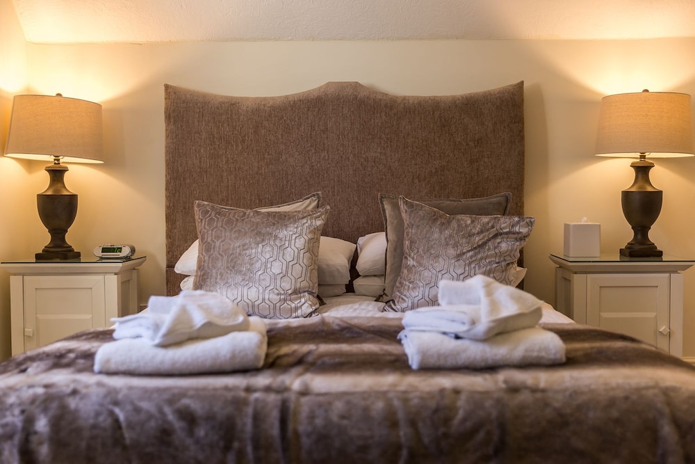 Classic Double Room, Ensuite photo 2