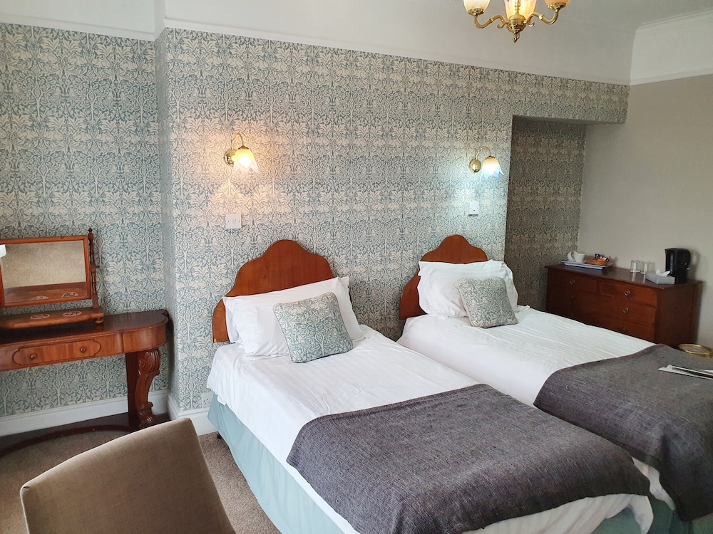 Superior Twin Room, Ensuite - Photo 2