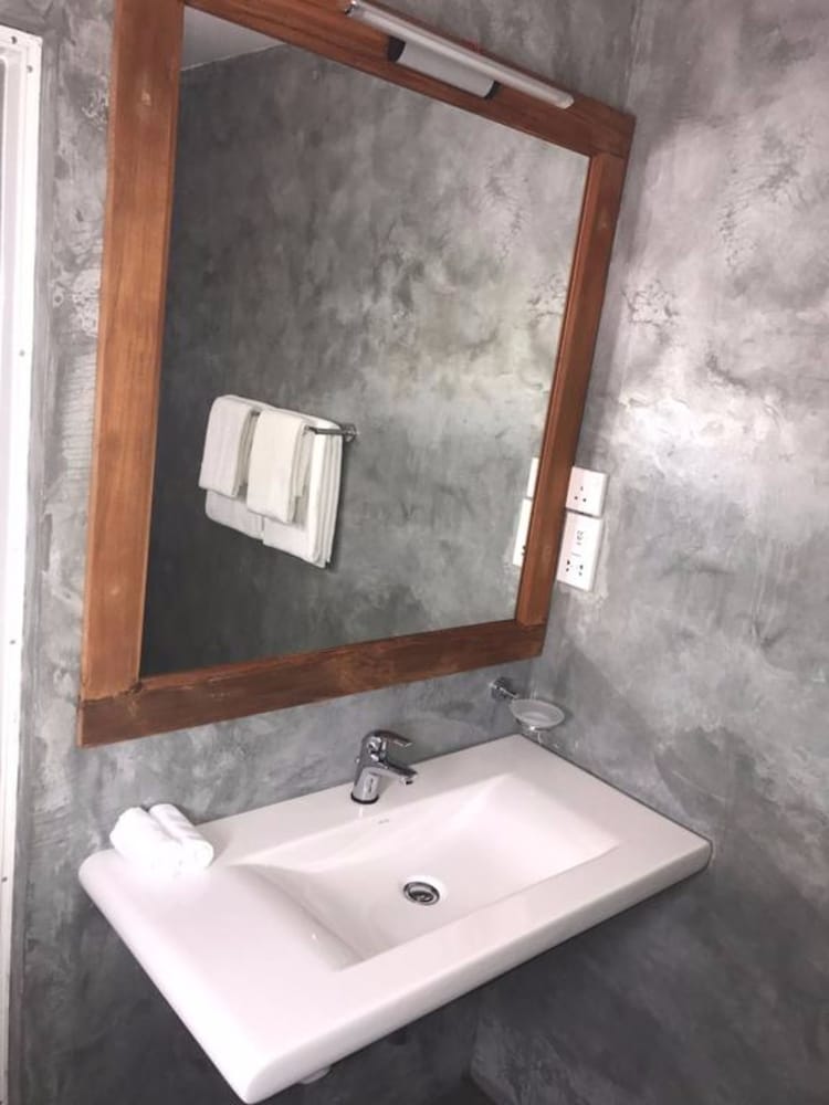 Deluxe Studio, 1 Bedroom, Non Smoking, Garden View photo 3