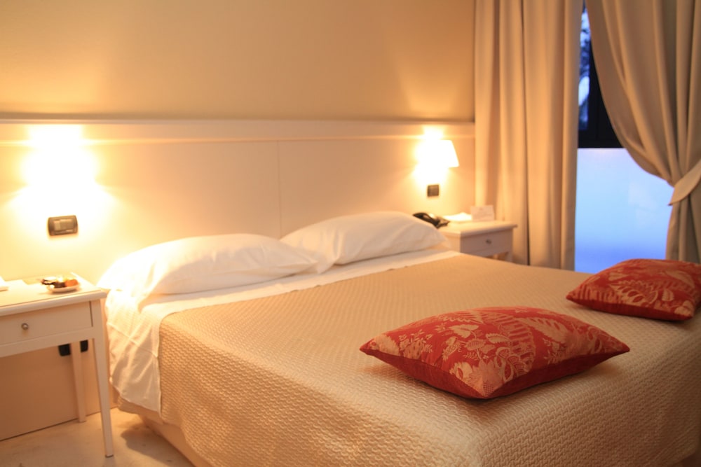 Standard Double Room - Photo 2