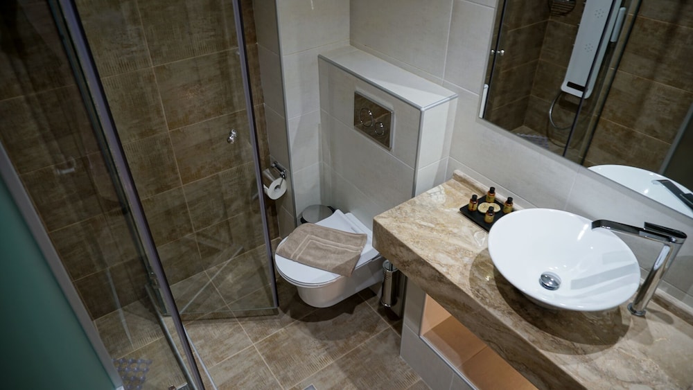 Standard Triple Room - Photo 3