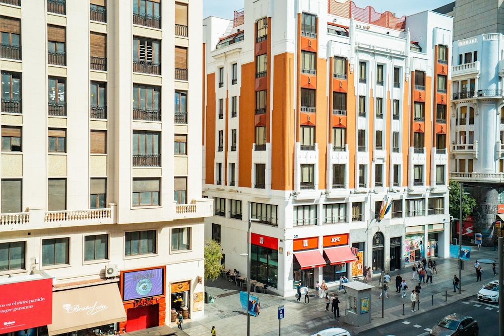 Studio with Gran Via Views (2 people) - Photo 4
