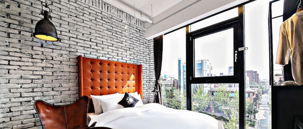 Premier Room