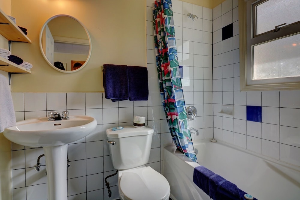 Suite, 2 Bedrooms, Kitchen photo 3