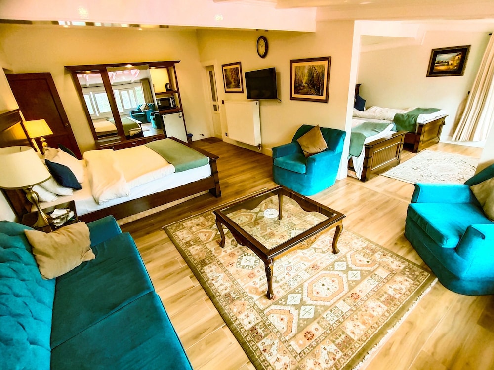 Executive Suite, 2 Bedrooms, Valley View photo 1