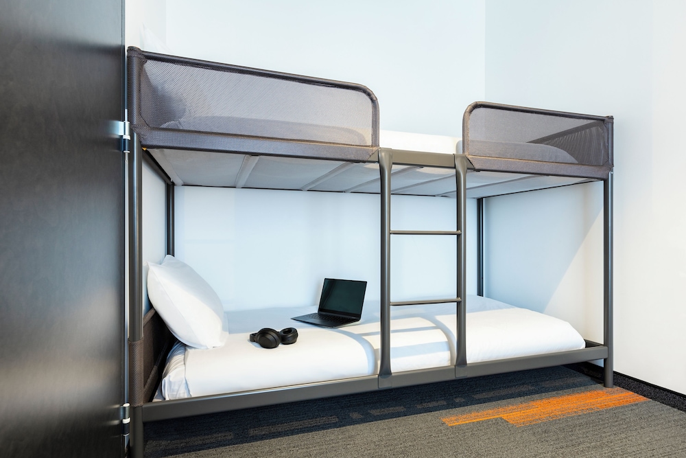 Family room, bunk beds photo 2