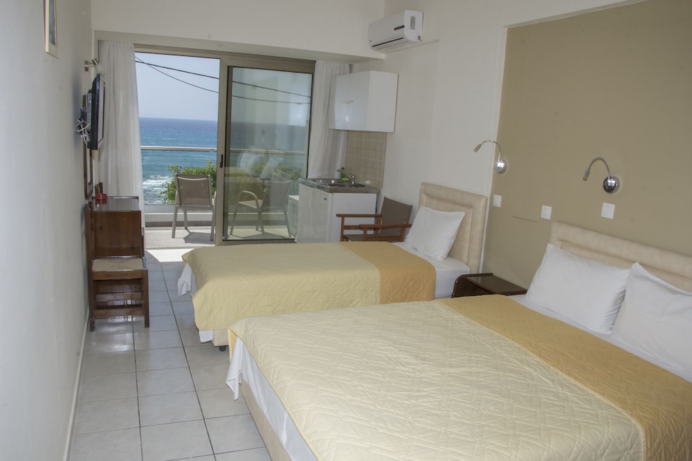 Triple Room, Sea View photo 2