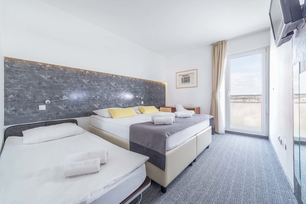 Economy Room, Balcony - Photo 5