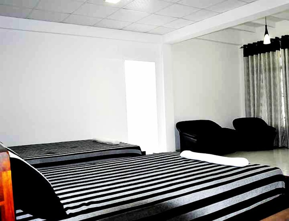Deluxe Room, 1 Bedroom, Smoking photo 1