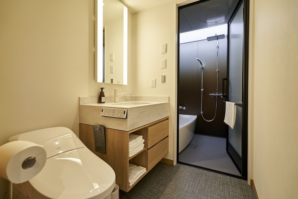 Premium Twin Room, Non Smoking - Photo 16
