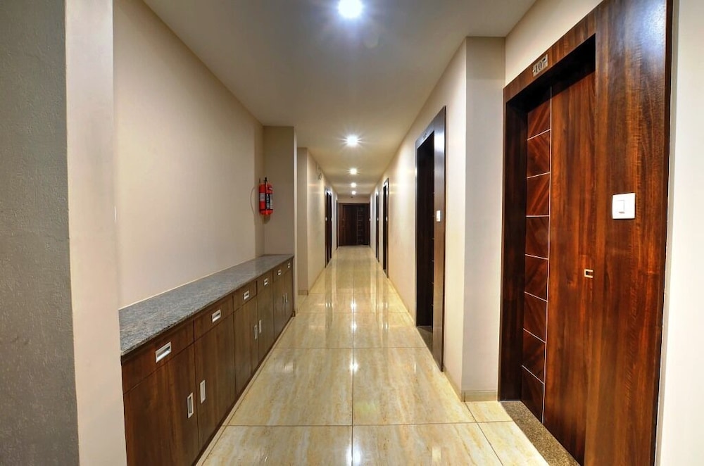 Deluxe Room - Photo 2