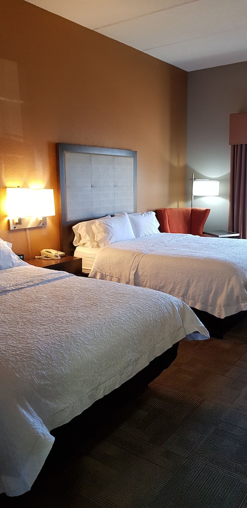 Room, 2 Queen Beds, Accessible (Roll-in Shower) - Photo 1