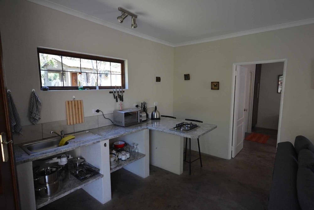 Superior Cottage, 1 King Bed with Sofa bed, River View (Mills) photo 3