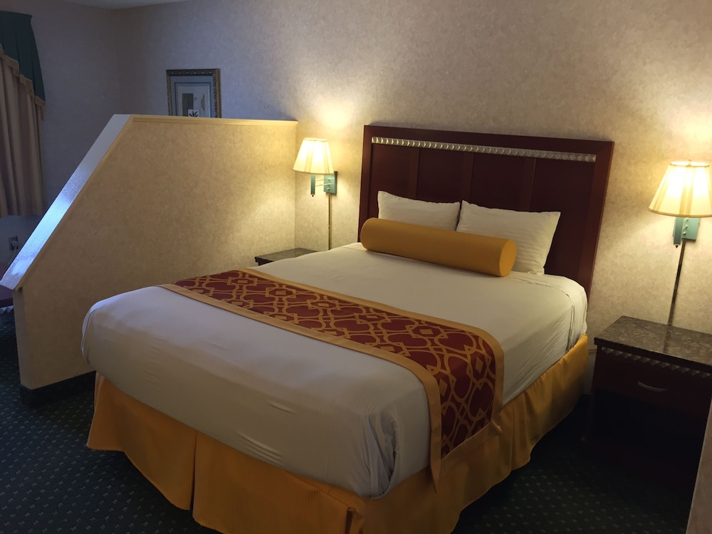 Standard Room, 1 Queen Bed, Non Smoking photo 2