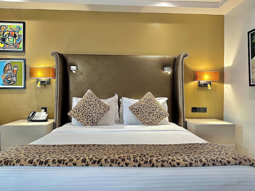Deluxe Room, 1 King Bed - Photo 1