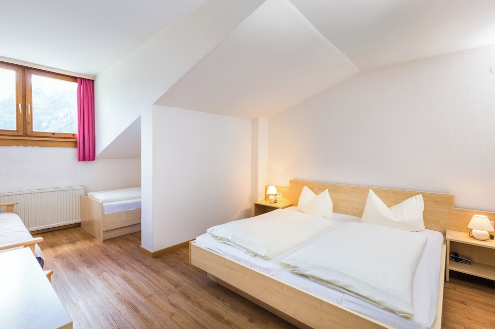 Classic Triple Room, Mountain View