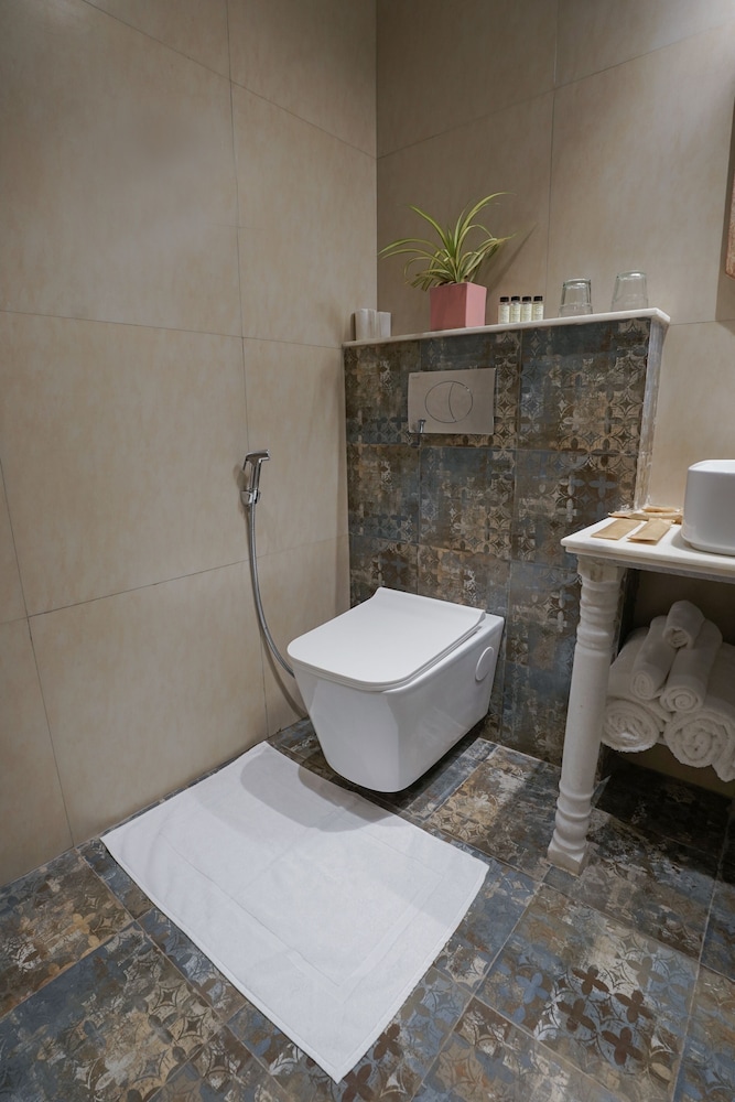 Upper Luxury - Photo 39