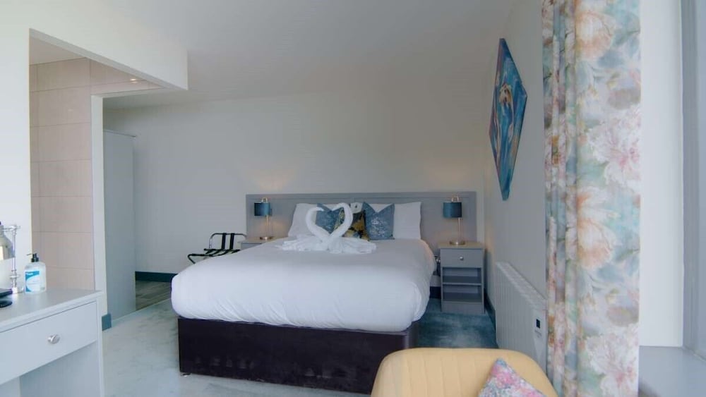 Deluxe Double Room, Beach View photo 3