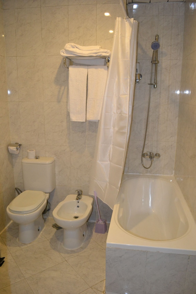 Standard Double Room, 1 Bedroom - Photo 4