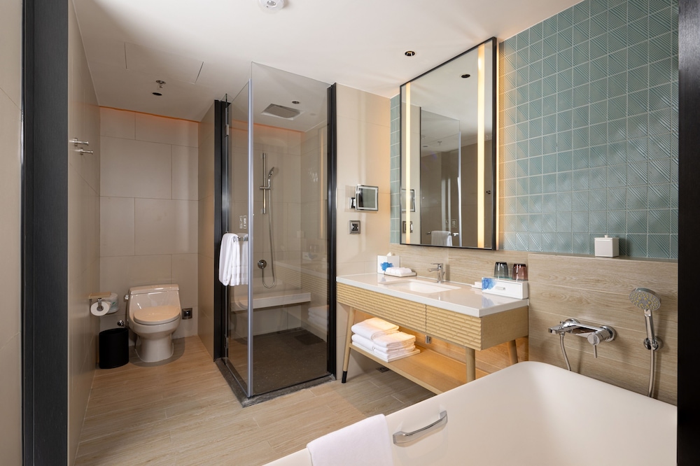 Suite, 1 Bedroom, Ocean View - Photo 10