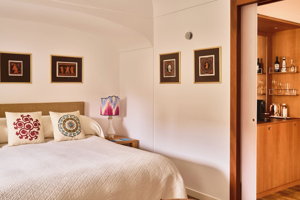Room (Courtyard room) photo 3
