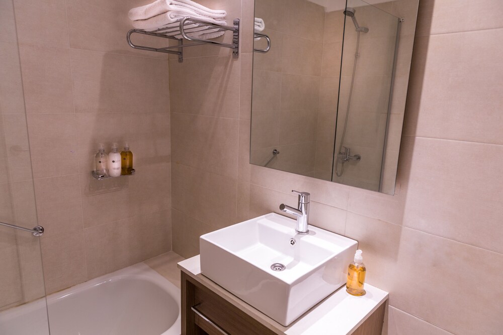 Classic Room, 1 Queen Bed