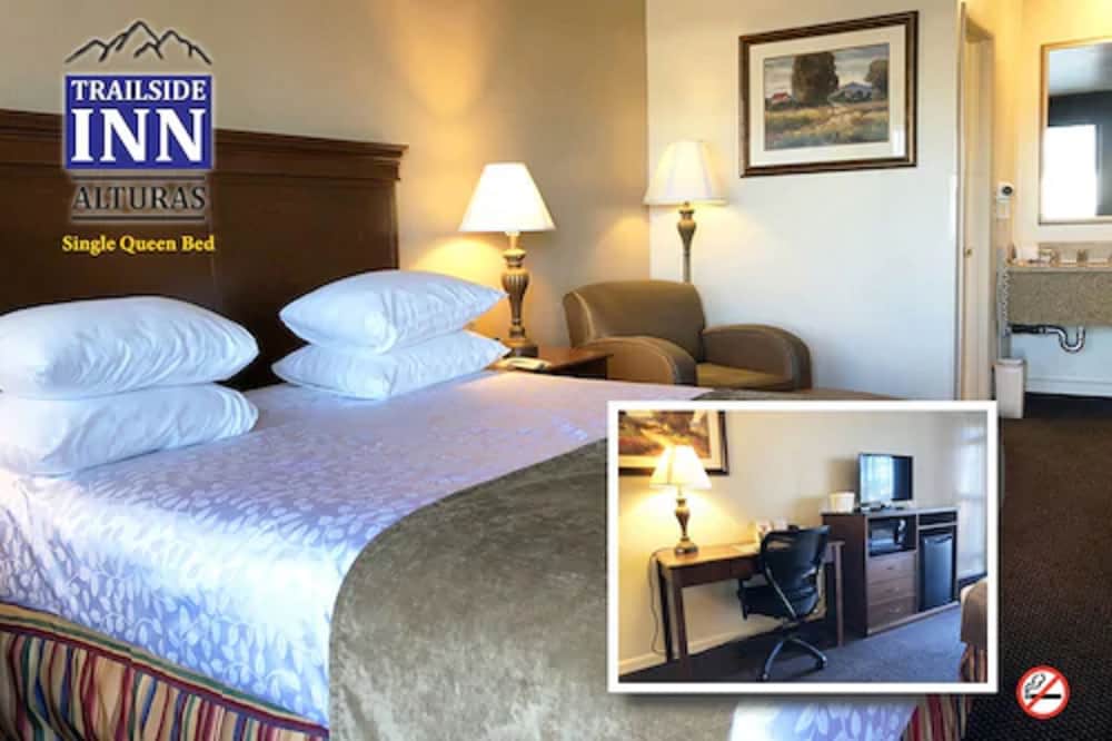 Standard Room, Accessible, Refrigerator & Microwave photo 2