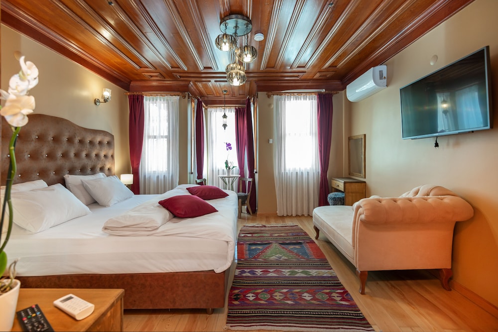 Deluxe Double or Twin Room photo 1