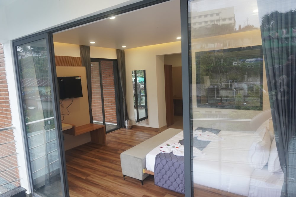 Superior Single Room, Garden View