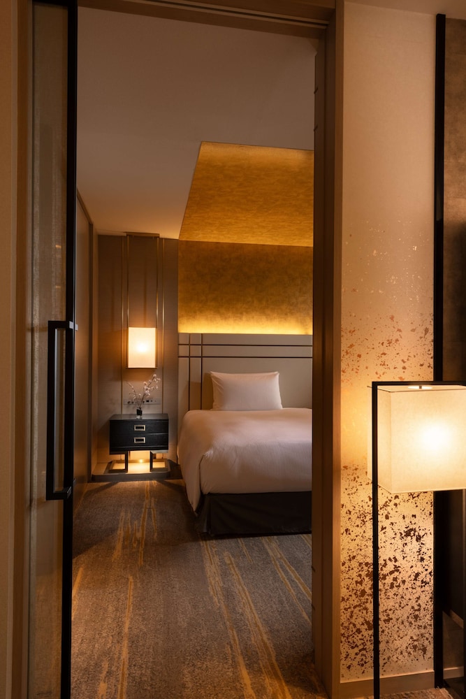 Executive Suite, 2 Double Beds photo 3