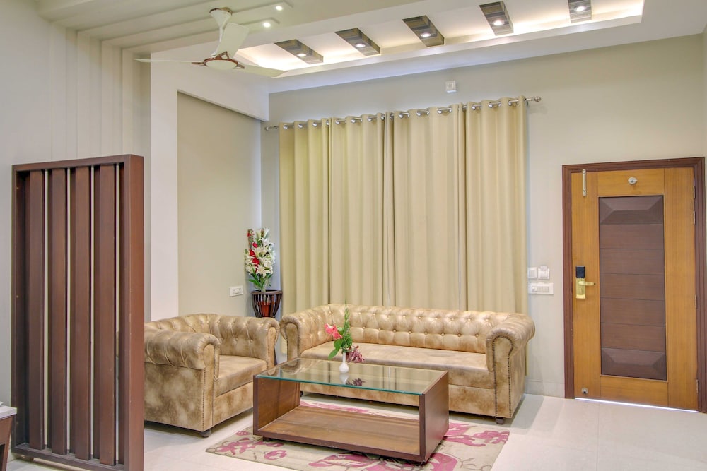 Deluxe Room - Photo 6
