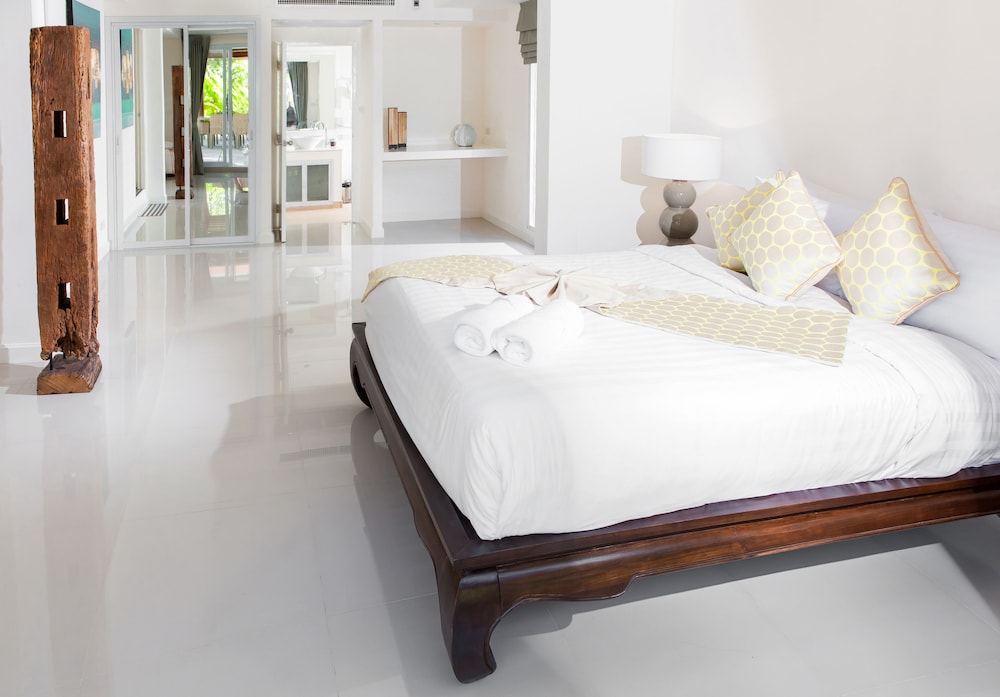 3-Bedroom Villa with Private Pool (Baan Khwam Rak)
