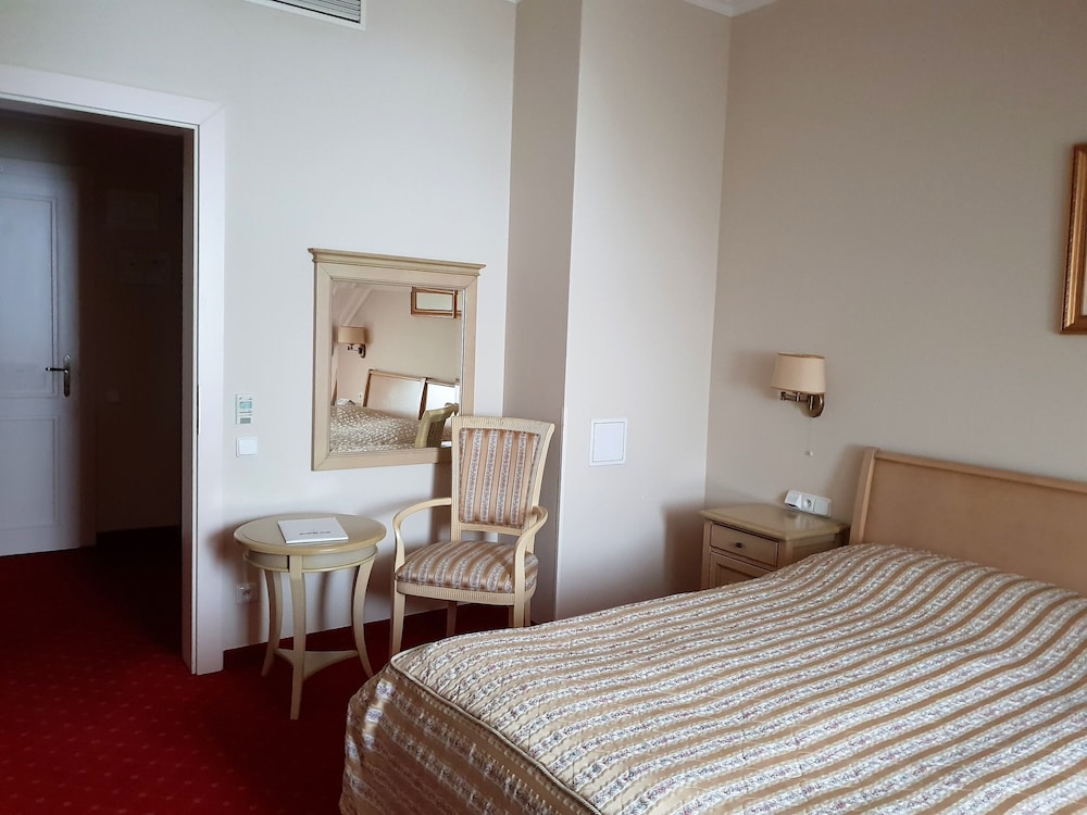 Economy Double or Twin Room photo 3