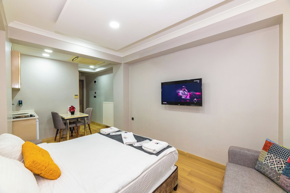 E) JUNIOR SUITE photo 3