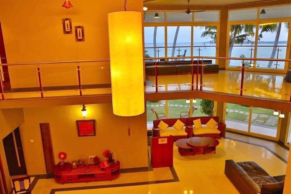 Luxury Villa photo 2