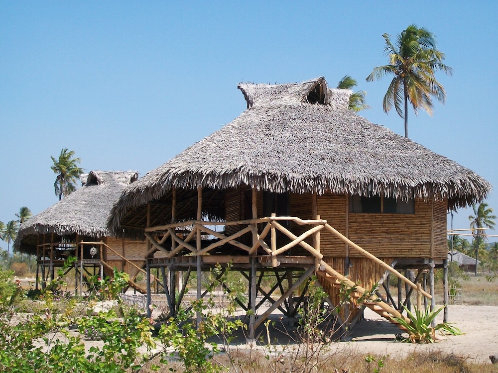 Bungalow (Stilt) photo 1
