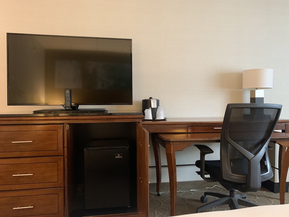 Studio Suite, 1 King Bed, Kitchenette