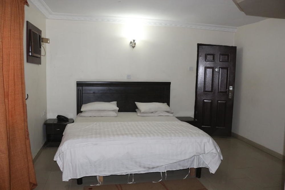 Suite, 1 Queen Bed photo 3