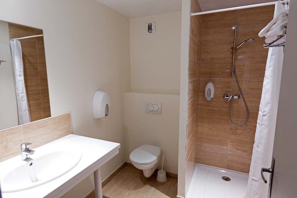 Double Room - Photo 8