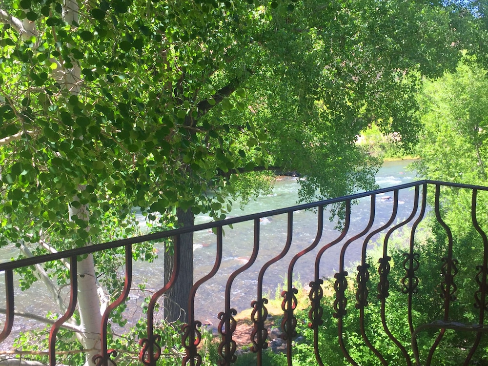 Room, 2 Queen Beds, Balcony, River View (Hearing Accessible) - Photo 7