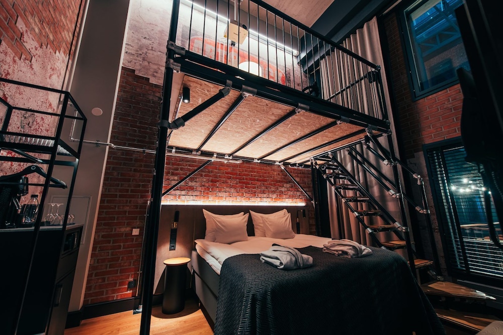 Deluxe Loft, 1 King Bed, Non Smoking photo 1