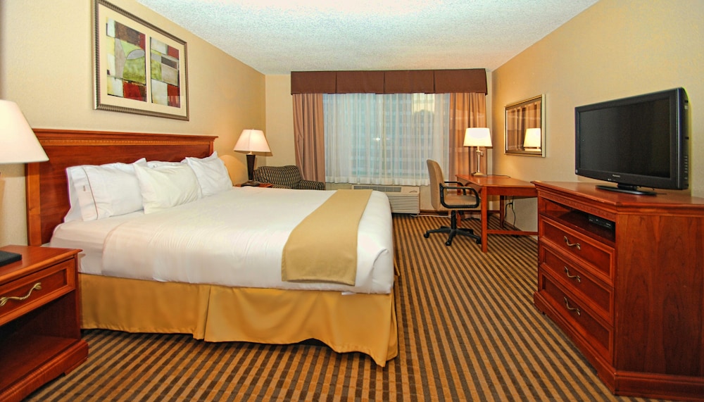 Standard Room, 1 King Bed - Photo 3