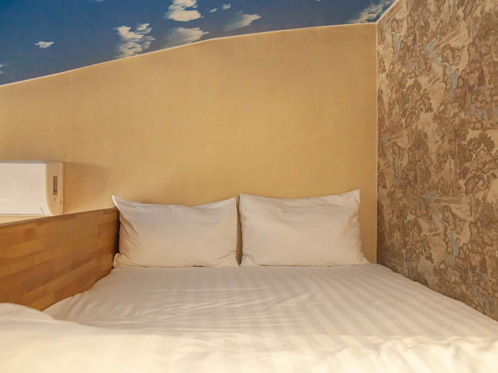 Standard Quadruple Room, 2 Double Beds photo 2