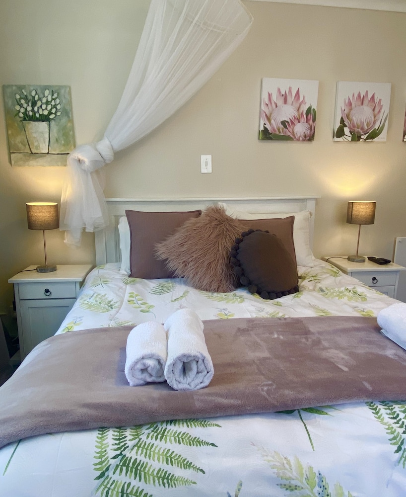 Economy Room, 1 Queen Bed photo 2