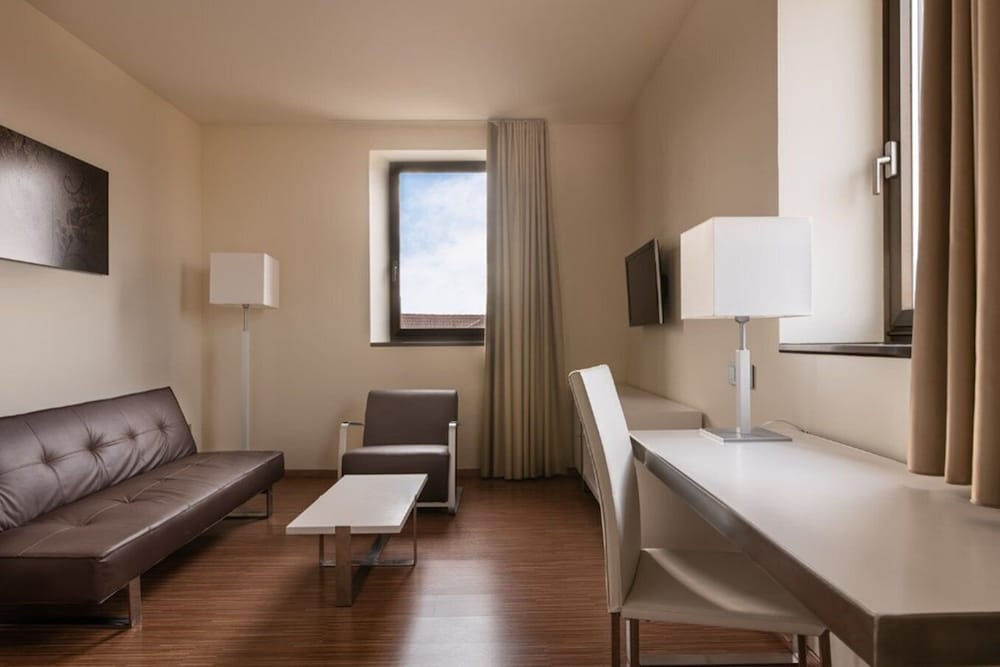 Premium Double Room - Photo 4