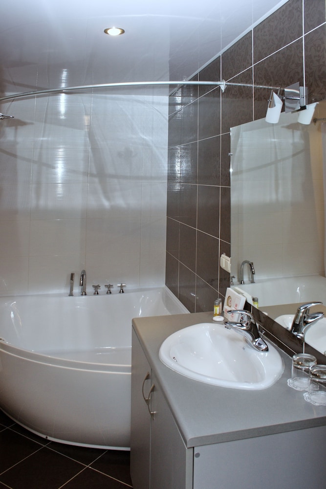 Luxury Suite photo 3